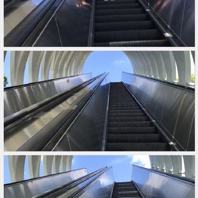 Tangga Escalator Outdoor Lift OHSAS Pindah Walkway Escalator