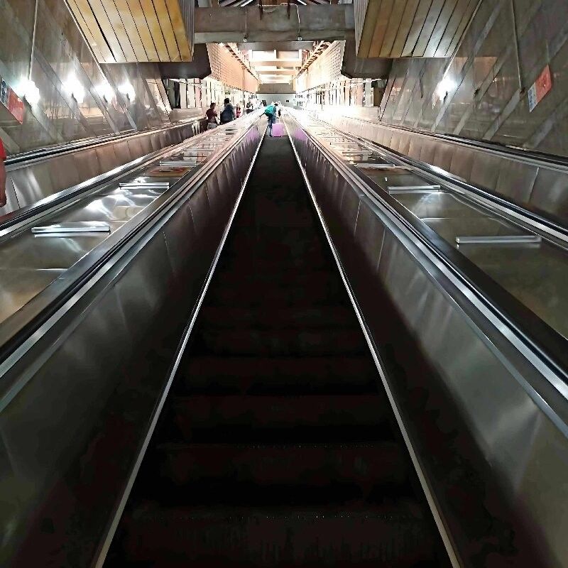 20 Meter Lift dan Escalator 100 Orang/Minut Escalator Indoor